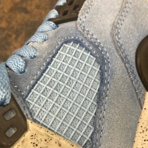 100% Authentic Jordan 4 UNC Size 5.5